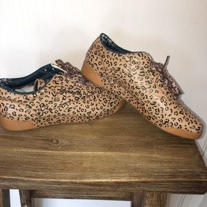 Reebok Leopard tennis shoes